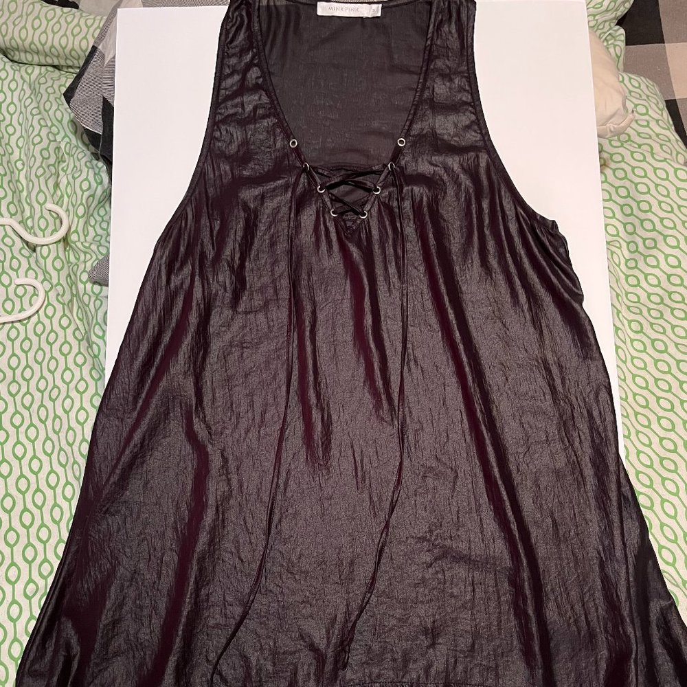 Long & Loose fit Black Satin Sleeveless Top. Size L Women.